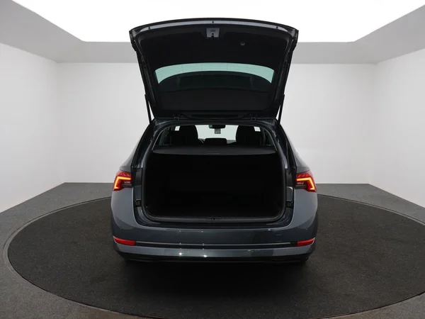 SKODA Octavia Combi (2022) — foto 8 van 23