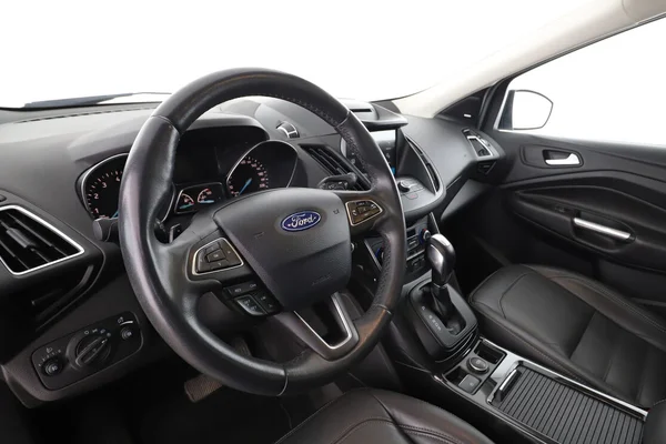 Ford Kuga (2018) — foto 2 van 16