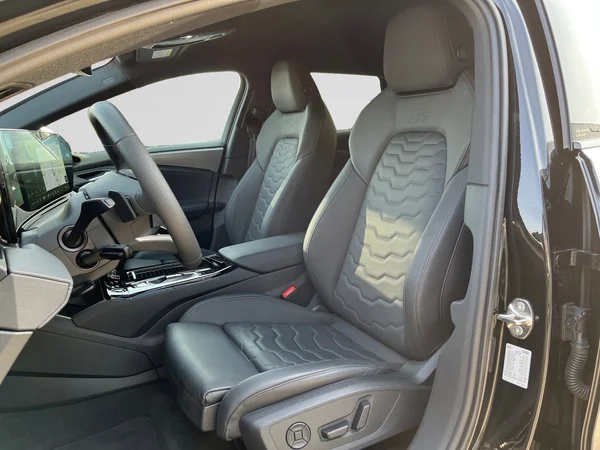 AUDI A6 Avant e-tron (2025) — foto 22 van 22