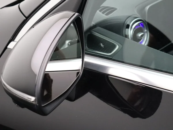 Mercedes-Benz GLC (2024) — foto 34 van 35