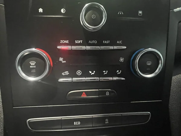 Renault Mégane Grand Tour (2018) — foto 13 van 24