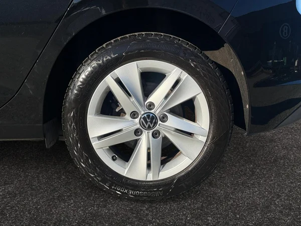 VOLKSWAGEN Golf VIII (2024) — foto 6 van 16