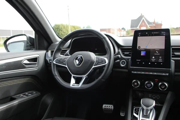 Renault Arkana (2023) — foto 6 van 41