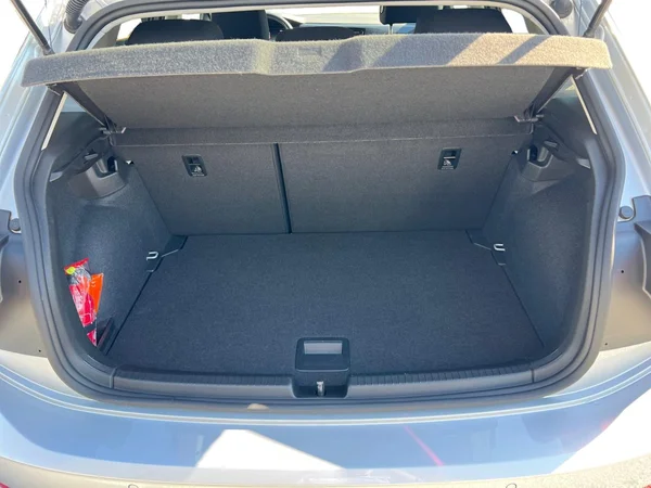 VOLKSWAGEN Polo (2023) — foto 6 van 18