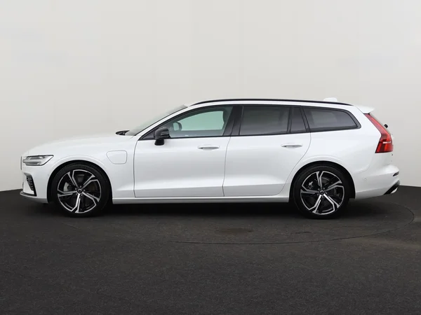 VOLVO V60 (2024) — foto 12 van 32