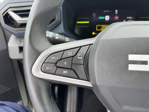 Dacia Duster (2025) — foto 6 van 19