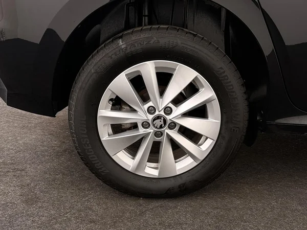SKODA Kamiq (2025) — foto 12 van 18
