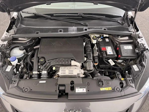 PEUGEOT 208 (2022) — foto 7 van 26