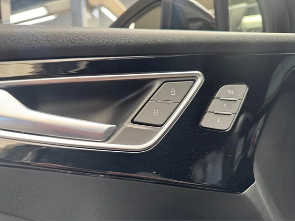 AUDI Q4 Sportback e-tron (2024) — foto 7 van 16