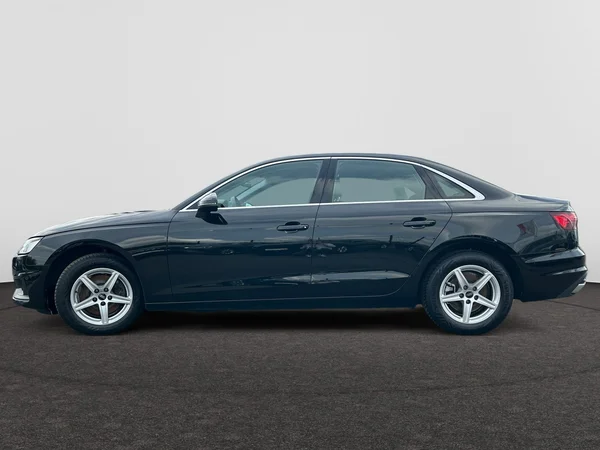 AUDI A4 (2023) — foto 12 van 24