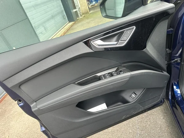 AUDI Q4 e-tron (2025) — foto 7 van 23