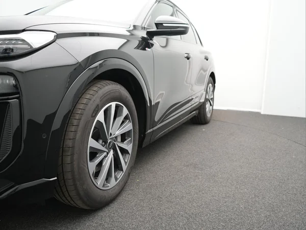AUDI Q6 e-tron (2026) — foto 3 van 32