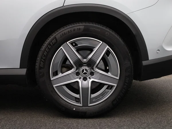 Mercedes-Benz GLC (2025) — foto 4 van 46