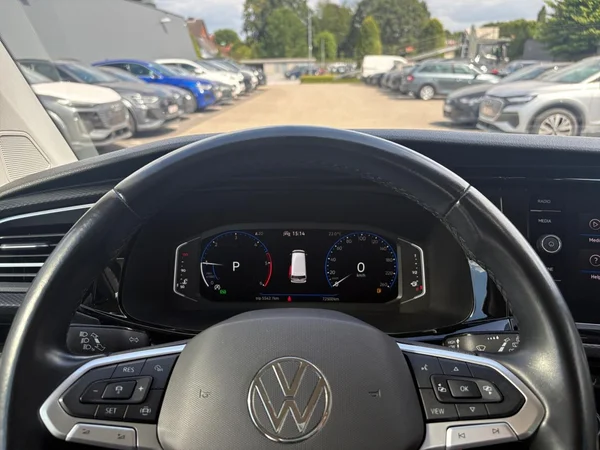 VOLKSWAGEN Multivan T6.1 Dsl (2021) — foto 14 van 22