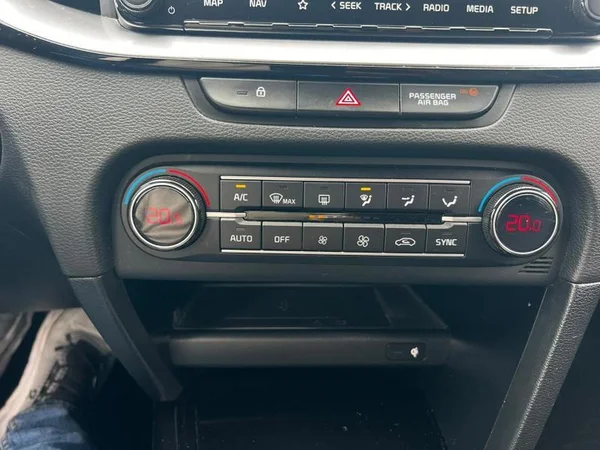 KIA XCeed (2023) — foto 16 van 27