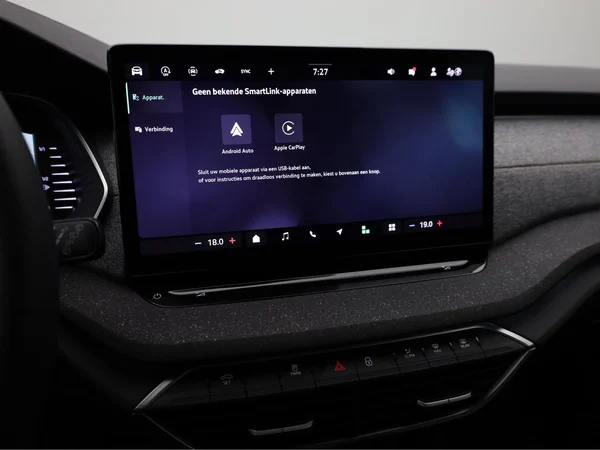 SKODA Octavia Combi (2024) — foto 10 van 20