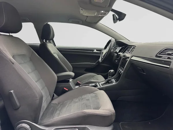 VOLKSWAGEN Golf VII (2018) — foto 2 van 24