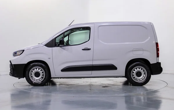 Toyota E-Proace Van Mwb (2024) — foto 12 van 59
