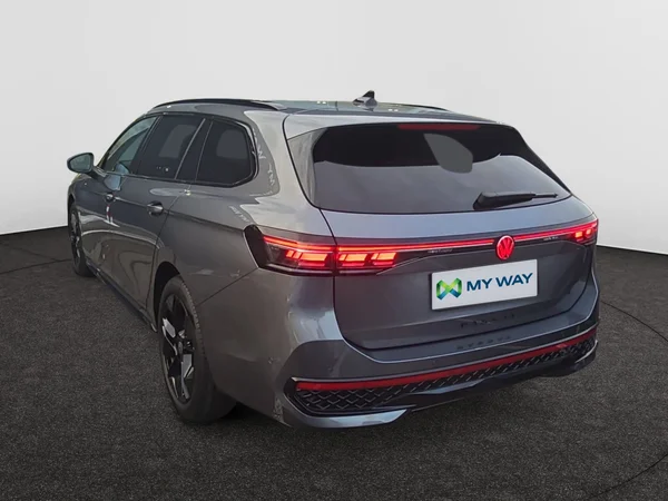 VOLKSWAGEN Passat Variant eHybrid (PHEV) (2025) — foto 18 van 24