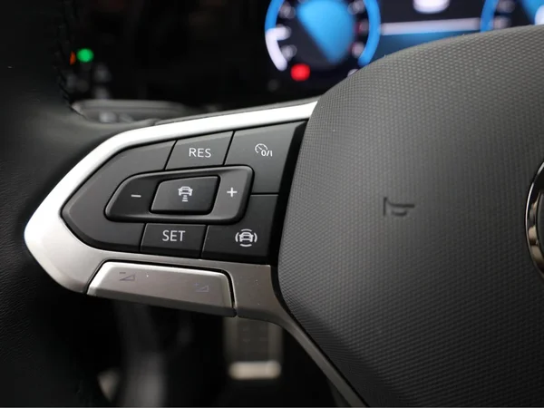 VOLKSWAGEN Golf VIII (2023) — foto 6 van 19