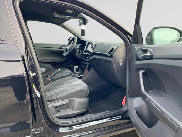 VOLKSWAGEN T-Cross (2025) — foto 13 van 17