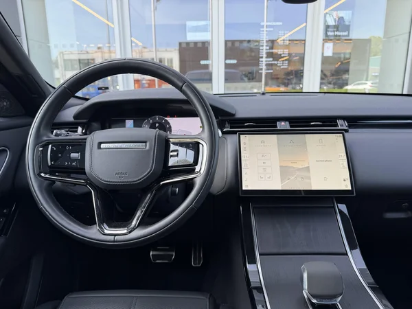 Land Rover Range Rover Velar (2024) — foto 8 van 28