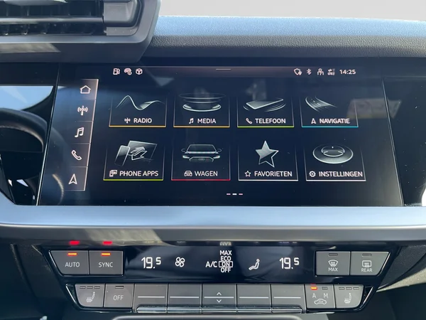 AUDI A3 Sportback (2024) — foto 19 van 23