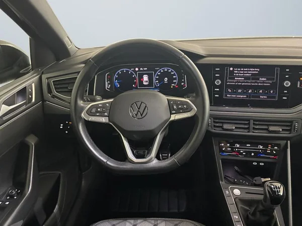 VOLKSWAGEN Taigo (2023) — foto 5 van 24