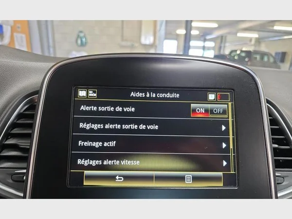 Renault Grand Scénic (2019) — foto 13 van 27
