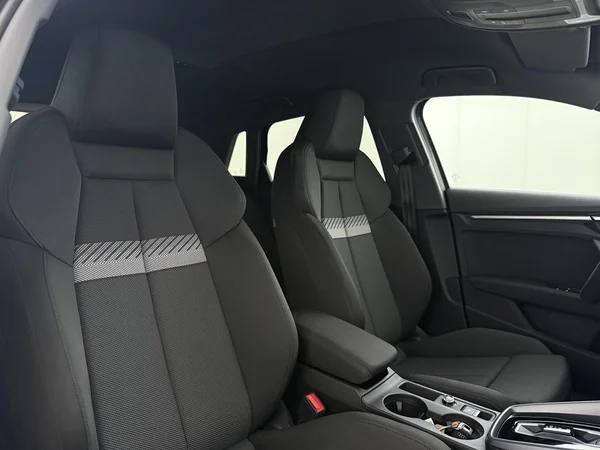 AUDI A3 Sportback (2025) — foto 16 van 18