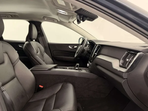 Volvo XC60 (2024) — foto 2 van 20