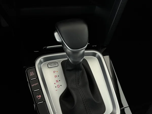 KIA Cee'd (2022) — foto 4 van 30
