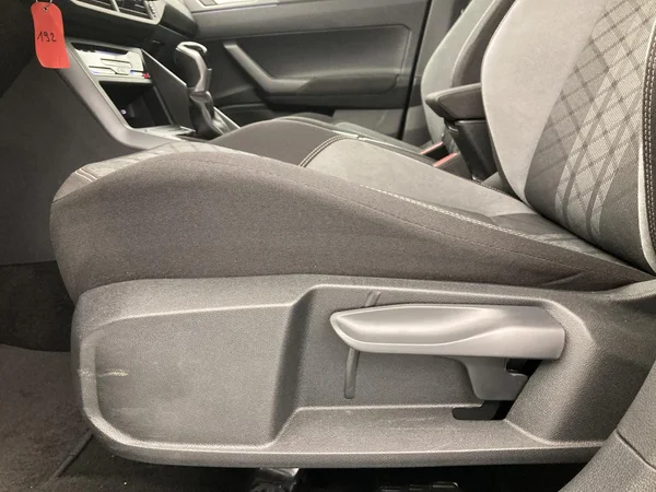 VOLKSWAGEN Taigo (2025) — foto 36 van 36