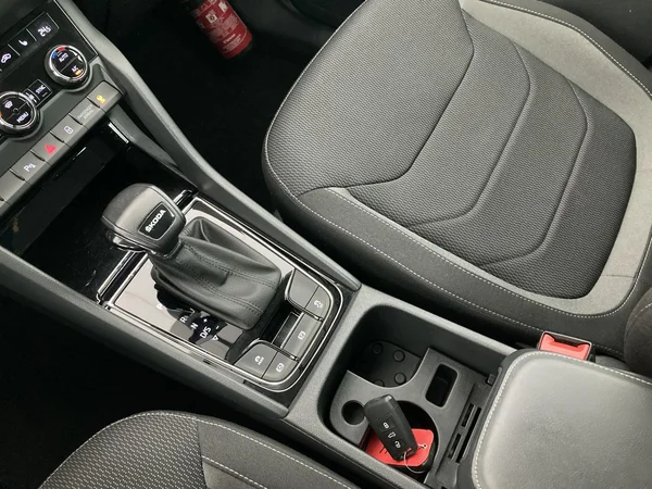 SKODA Kodiaq (2023) — foto 8 van 36