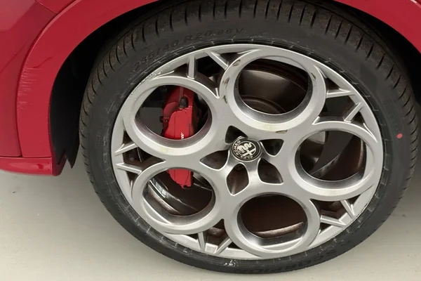 Alfa Romeo Tonale (2024) — foto 18 van 32