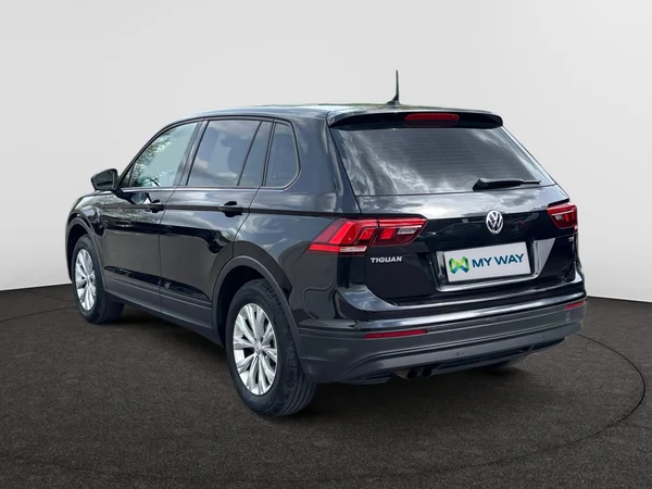 VOLKSWAGEN Tiguan (2016) — foto 9 van 16