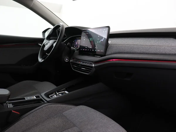SKODA Octavia Combi (2024) — foto 13 van 19