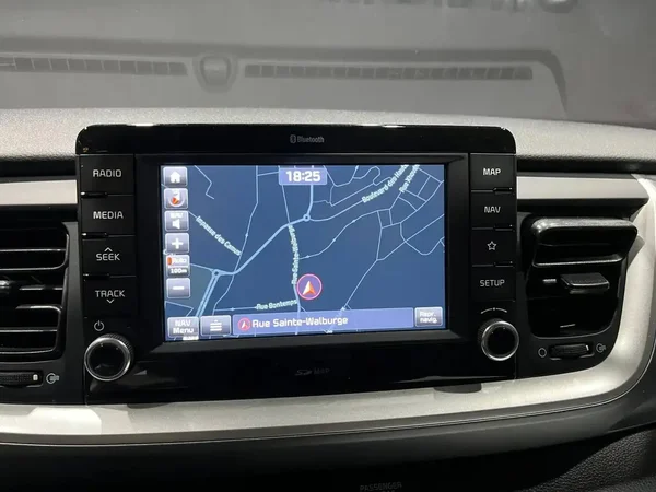 Kia Stonic (2020) — foto 3 van 19