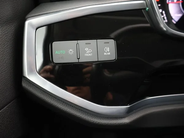Audi Q3 (2019) — foto 18 van 31