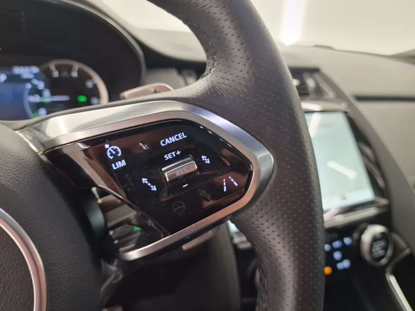 Jaguar E-PACE (2023) — foto 4 van 15