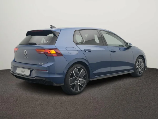 VOLKSWAGEN Golf VIII (2026) — foto 3 van 10