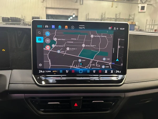 VOLKSWAGEN Tiguan (2026) — foto 4 van 15