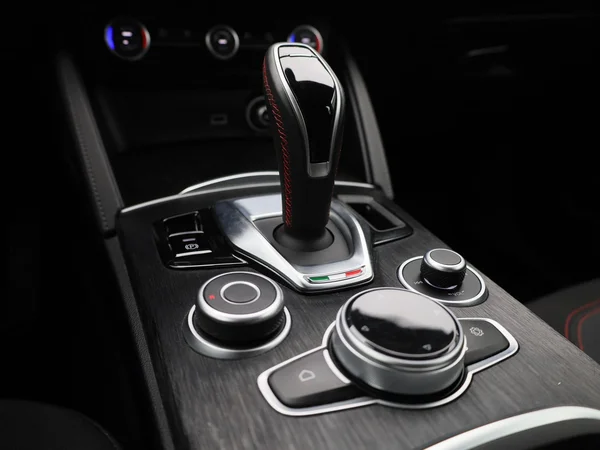 Alfa Romeo Stelvio (2022) — foto 11 van 44