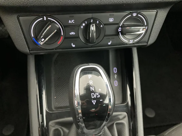 SKODA Kamiq (2023) — foto 17 van 36