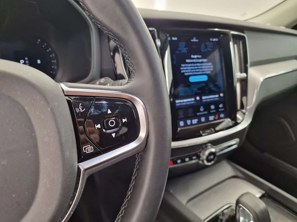Volvo V60 (2024) — foto 4 van 16