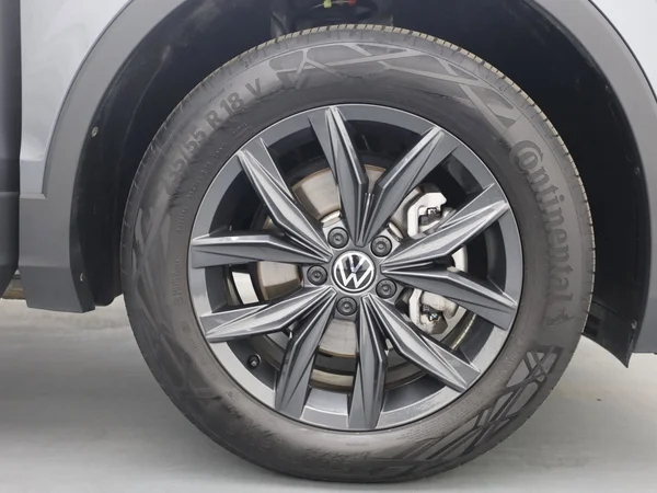 VOLKSWAGEN Tiguan Allspace (2024) — foto 14 van 19