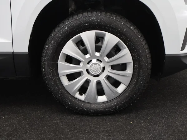 Škoda Karoq (2023) — foto 24 van 29