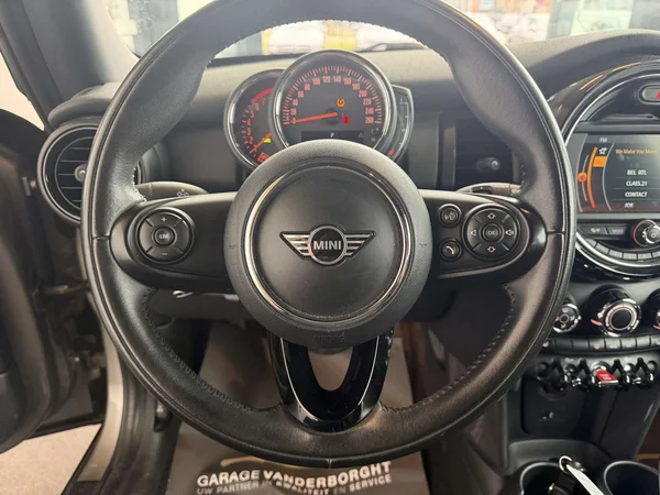 MINI One (2021) — foto 6 van 18