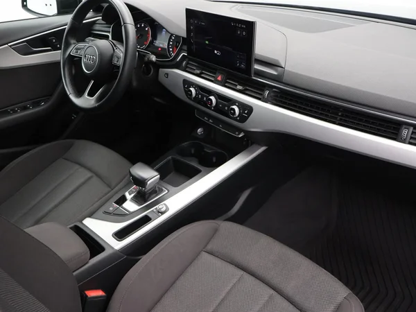 AUDI A4 Avant (2022) — foto 11 van 26