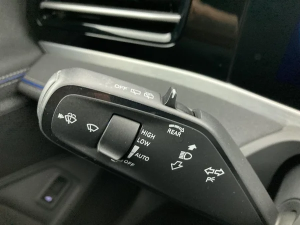 VOLKSWAGEN Passat SW (2024) — foto 24 van 36